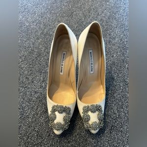Manolo Blahnik Hangisi size 36.5